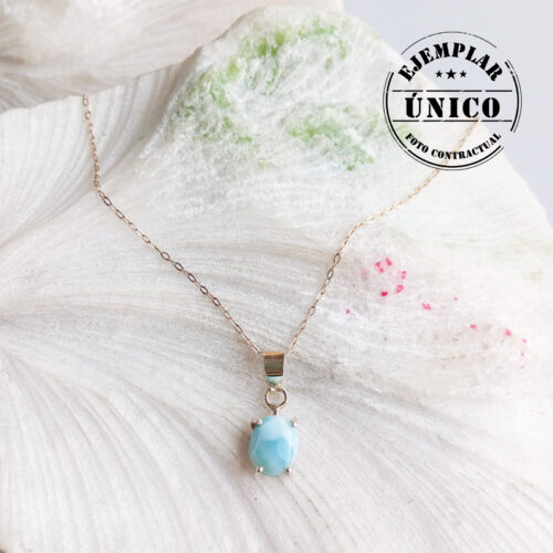 Dije en Plata con Piedra Larimar