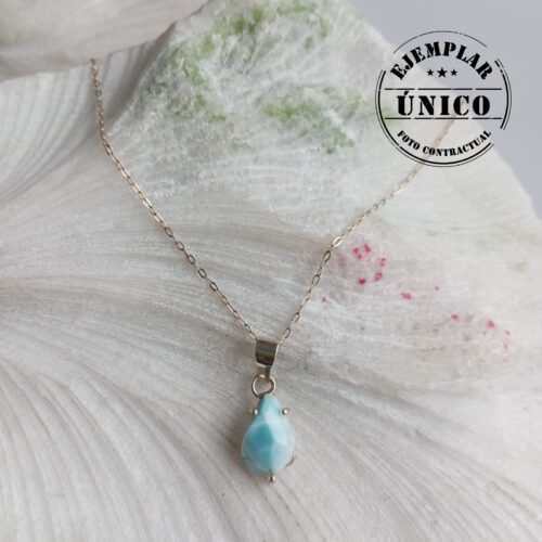 Dije en Plata con Piedra Larimar