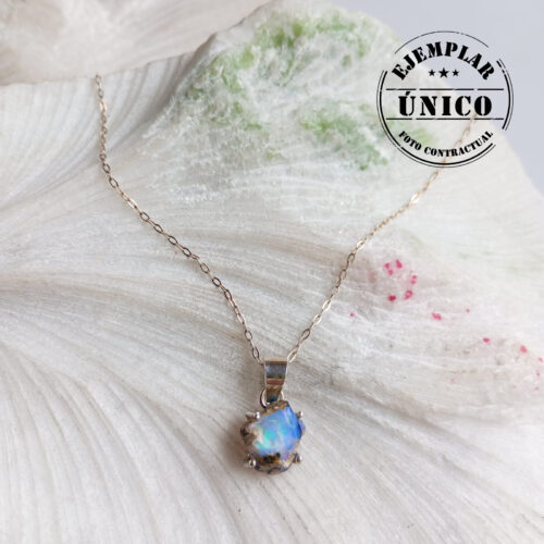 Dije en Plata con Piedra Ópalo