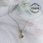 Dije en Plata con Piedra Peridoto