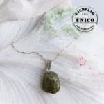Dije en Plata con Piedra Peridoto