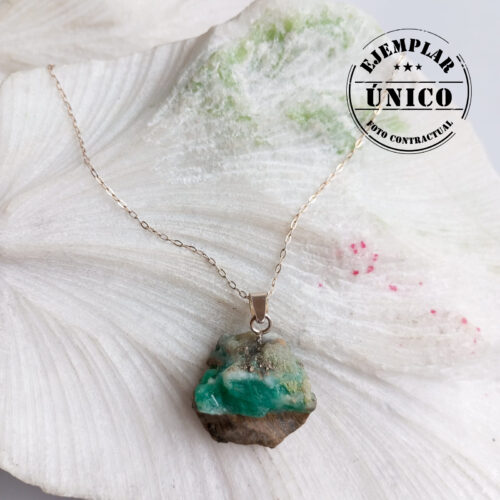Dije en Plata con Piedra Esmeralda