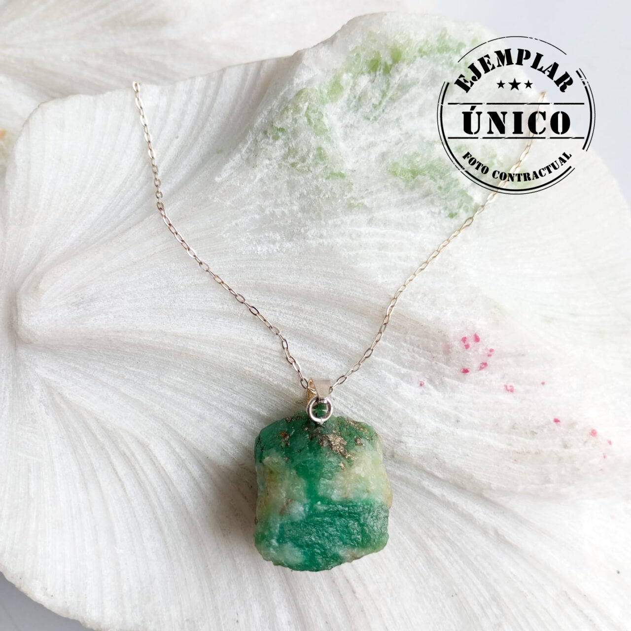 Dije en Plata con Piedra Esmeralda dije en plata con piedra esmeralda Productos con sello 2025 225