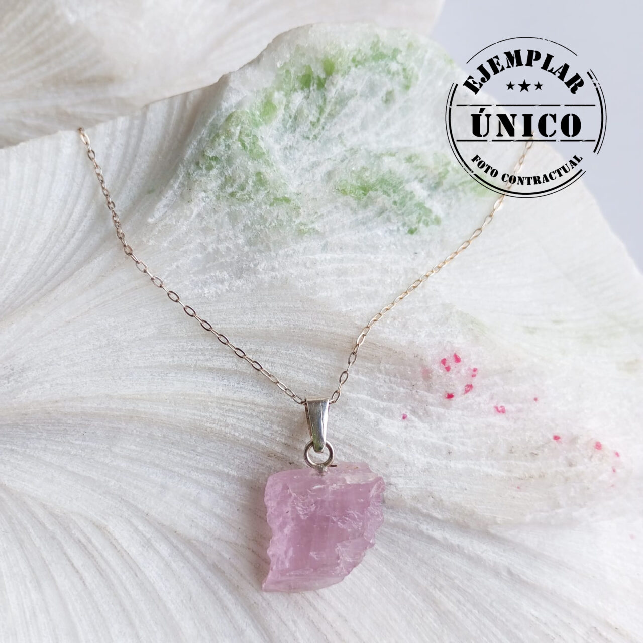 dije en plata con piedra kunzita Productos con sello 2025 222