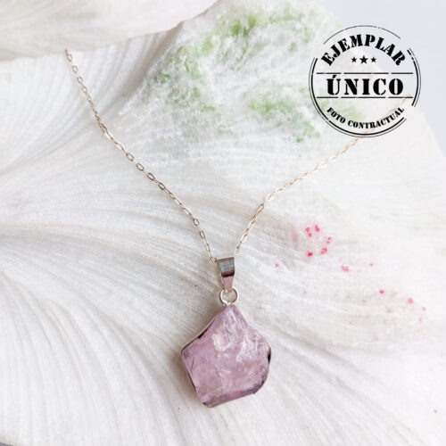 Dije en Plata con Piedra Kunzita