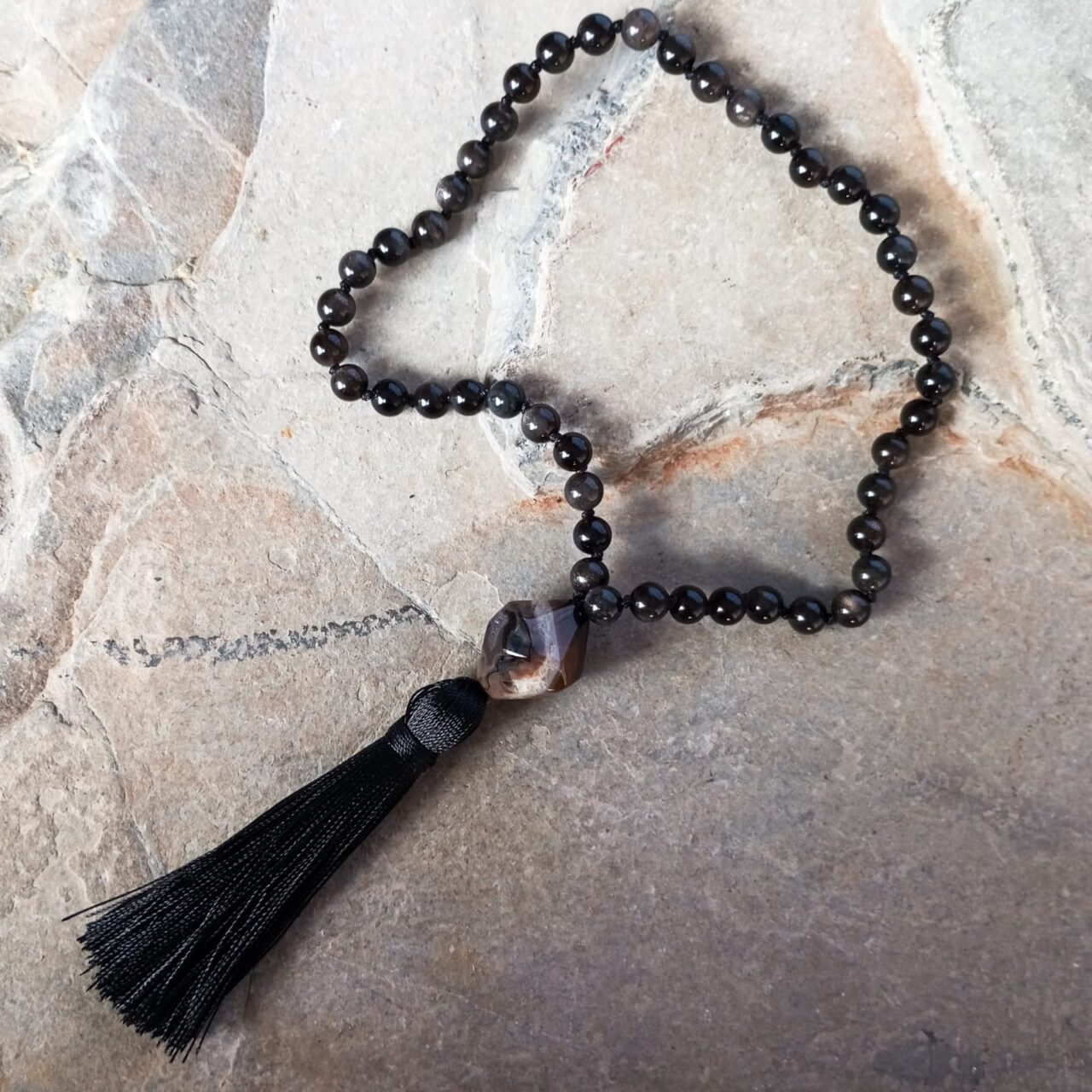 codigo sagrado en piedra obsidiana 300