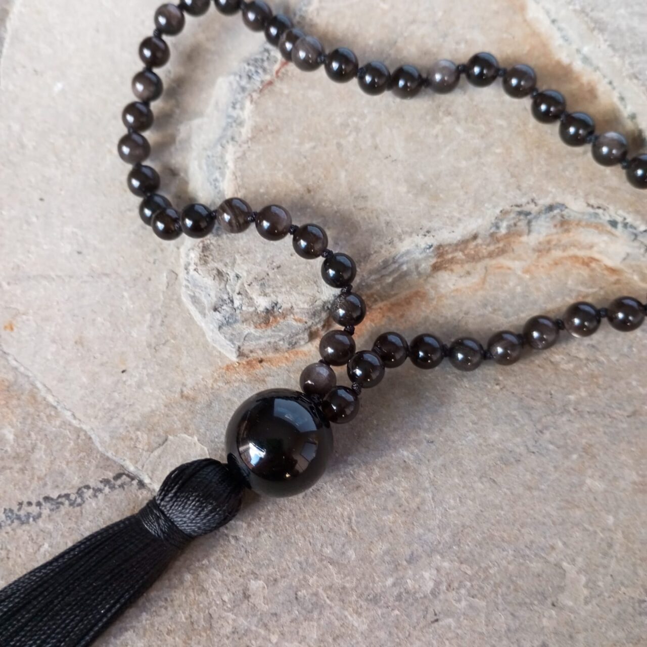 Código Sagrado en Piedra Obsidiana